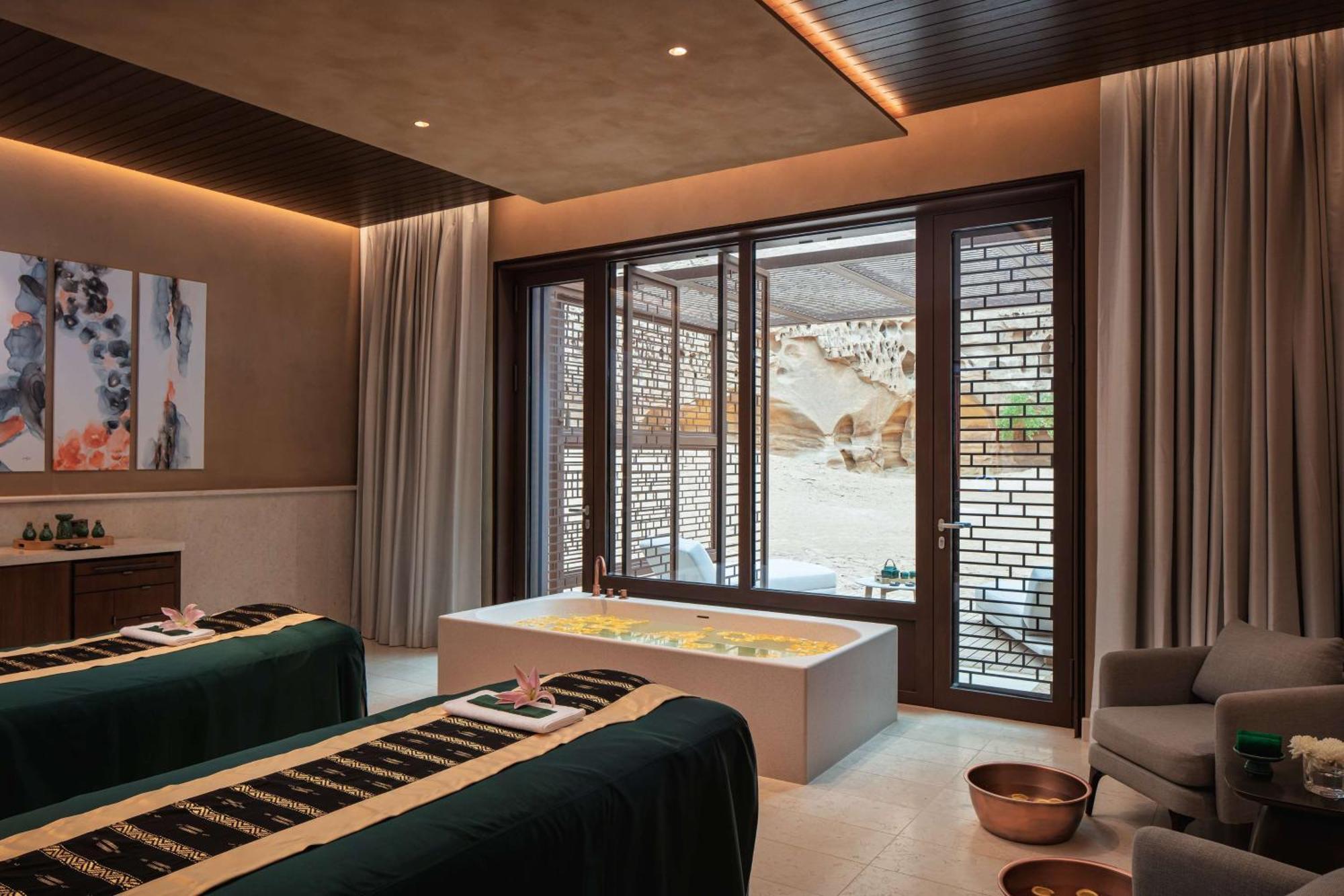 Banyan Tree Alula 5*